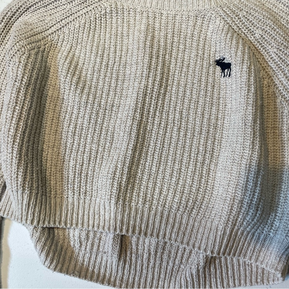 Abercrombie and finch large crop sweater